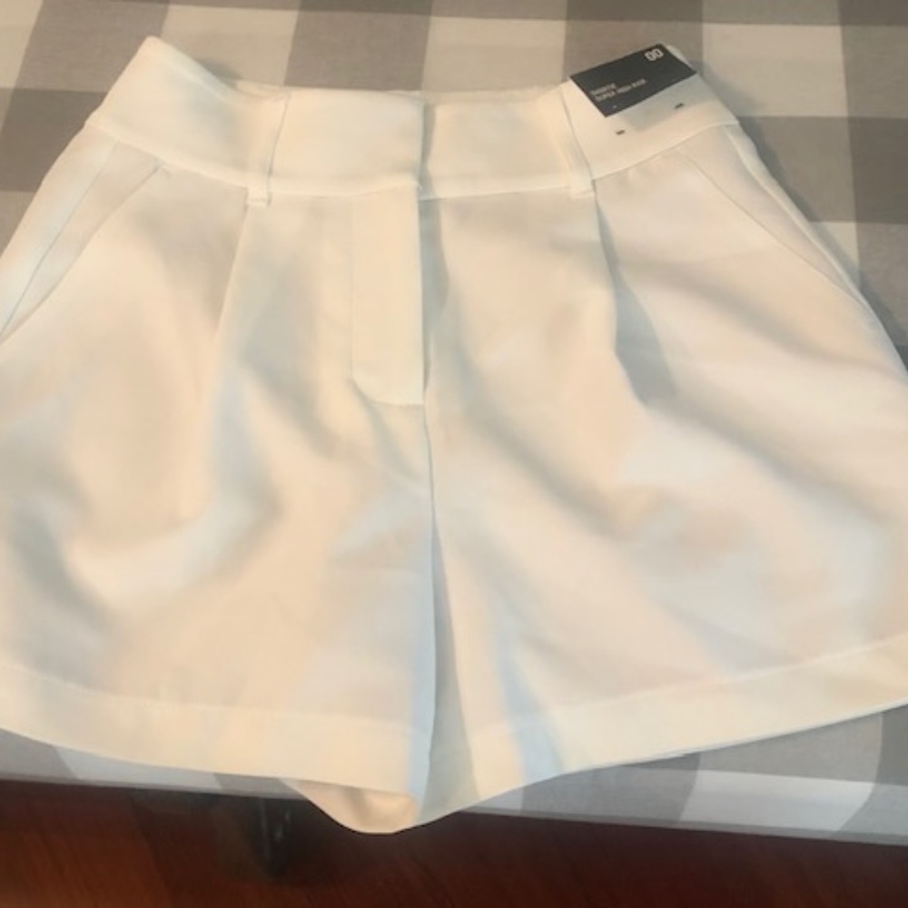 Express shortie super high rise dress shorts white size 00